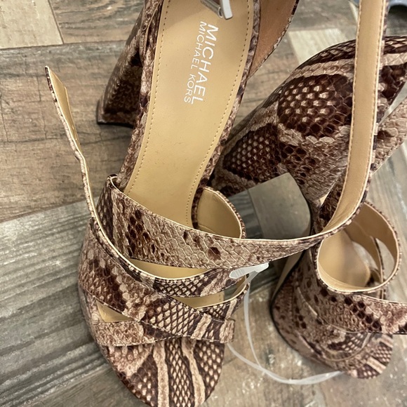 Michael Korea lorene platform sandal - Picture 2 of 4